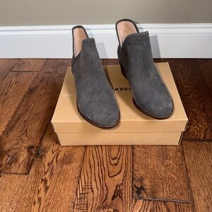 Lucky Brand LK Bashina2 Storm Gray Cut Out Ankle Booties Size 9M *NWT
